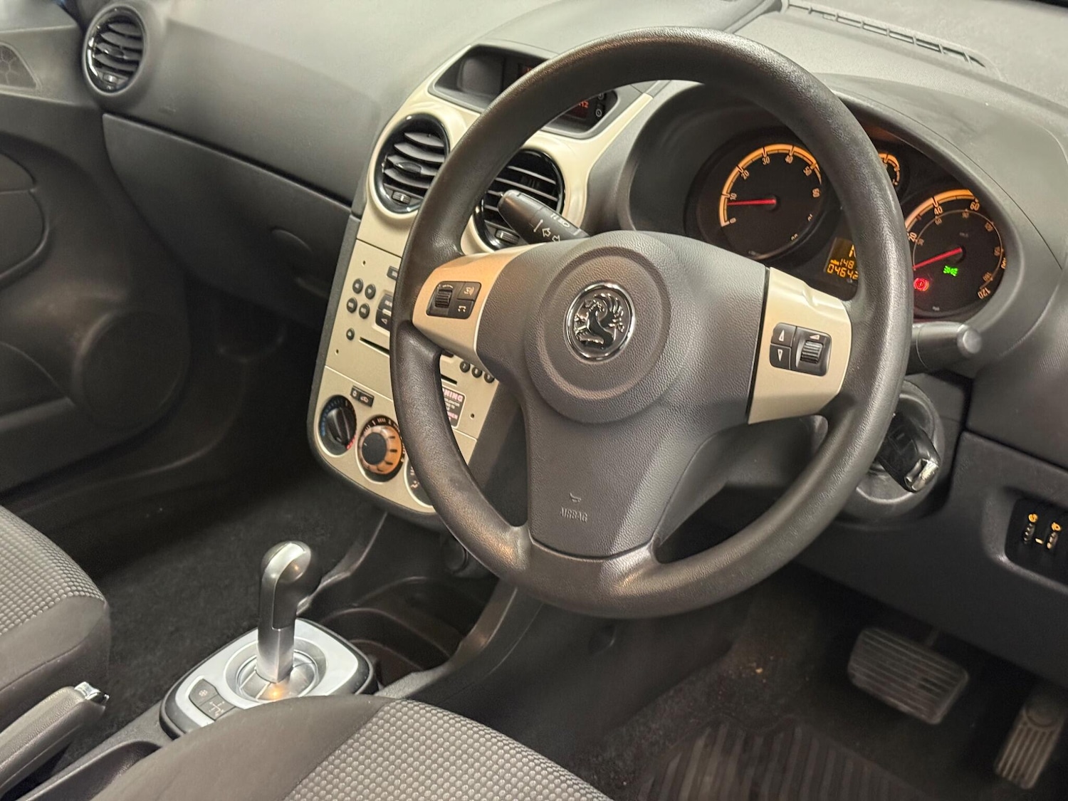 Used Vauxhall Corsa 2010 for sale - 76658855: Photo 10