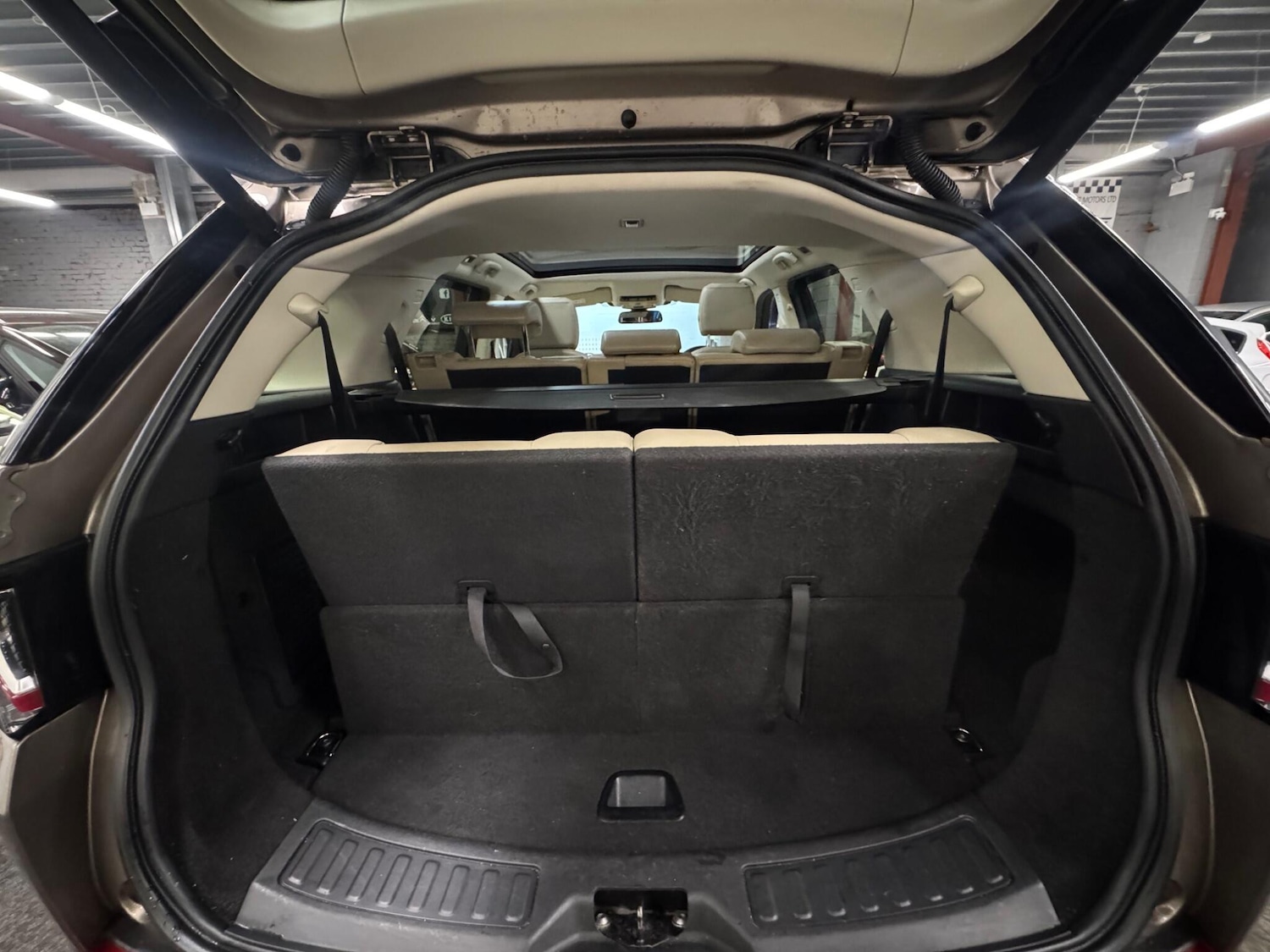 Used Land Rover Discovery Sport 2015 for sale - 76348757: Photo 10