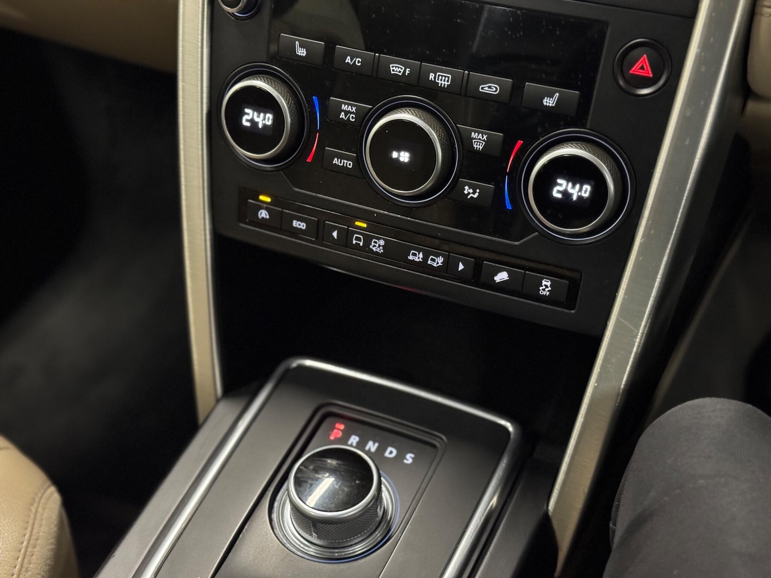 Used Land Rover Discovery Sport 2015 for sale - 76348757: Photo 12