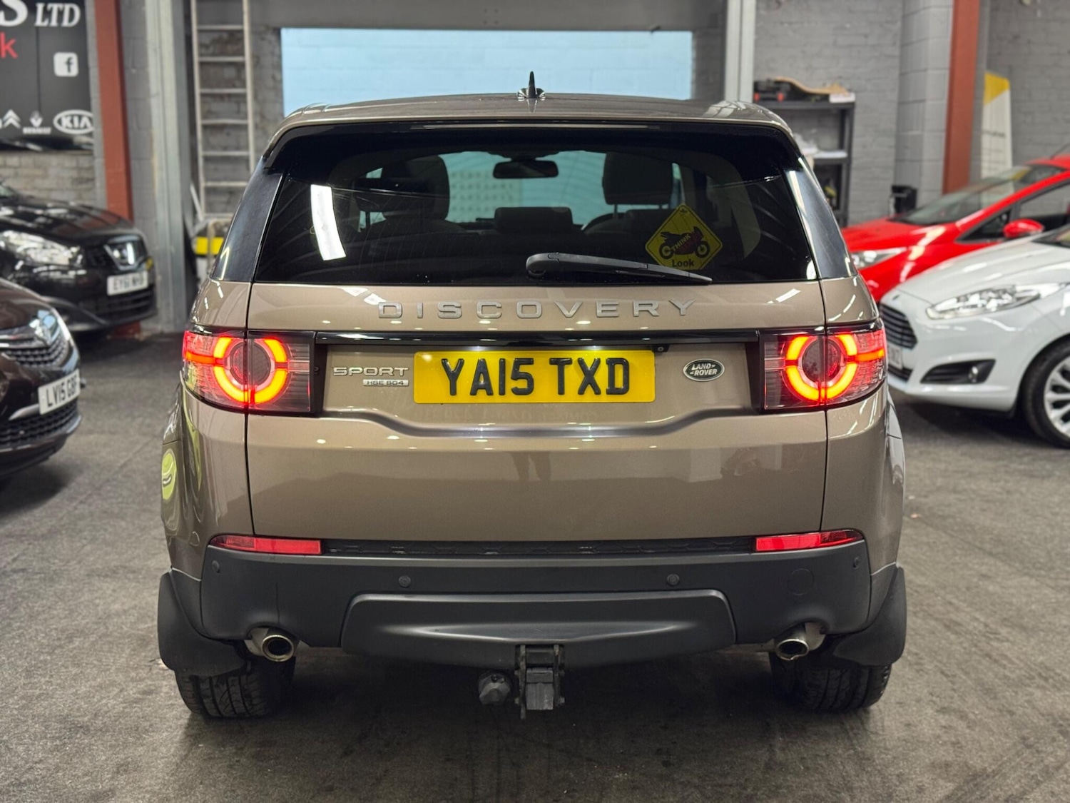 Used Land Rover Discovery Sport 2015 for sale - 76348757: Photo 5