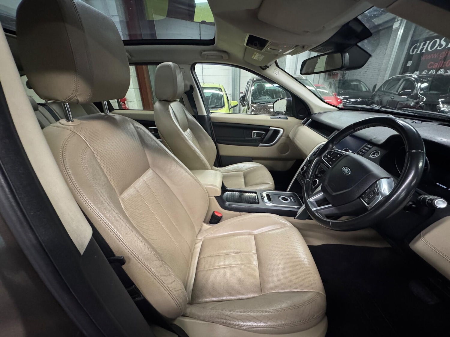 Used Land Rover Discovery Sport 2015 for sale - 76348757: Photo 9