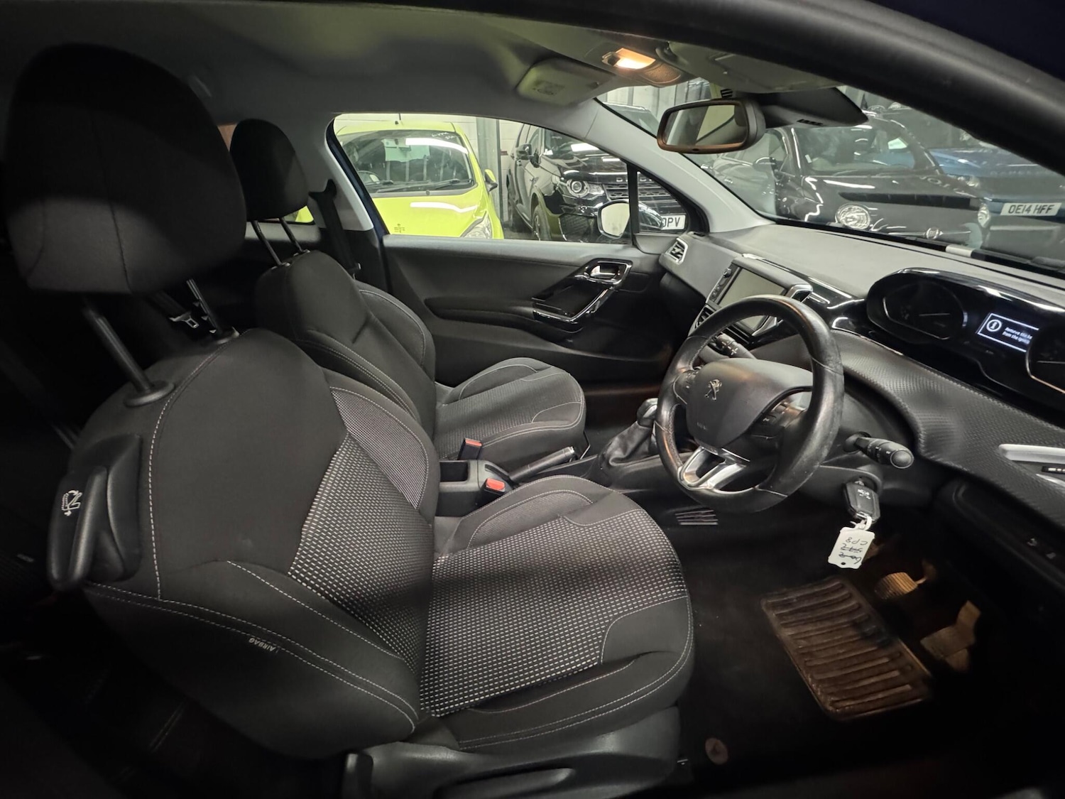 Used Peugeot 208 2016 for sale - 76473685: Photo 9