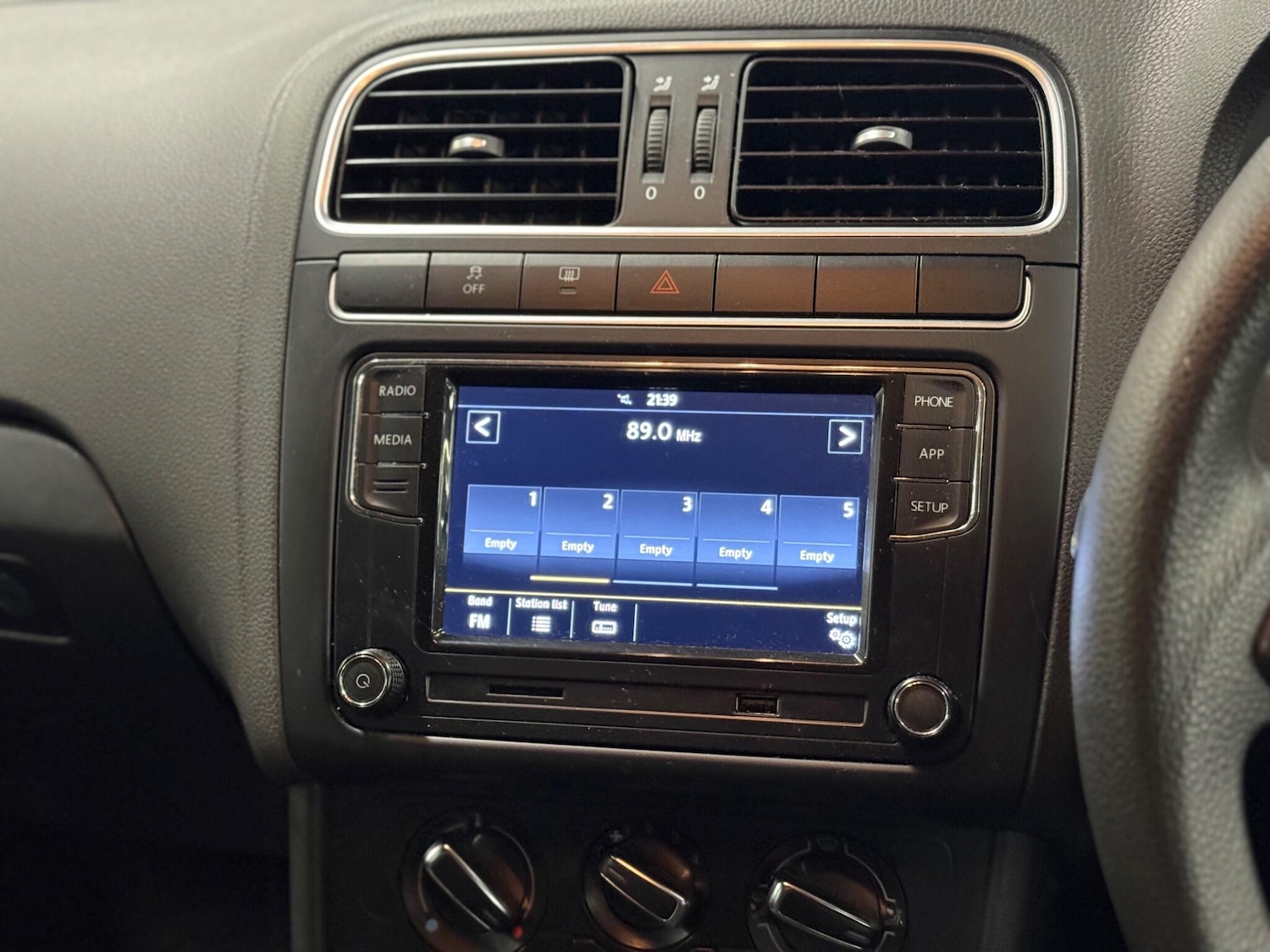 Used Volkswagen Polo 2013 for sale - 77657949: Photo 11