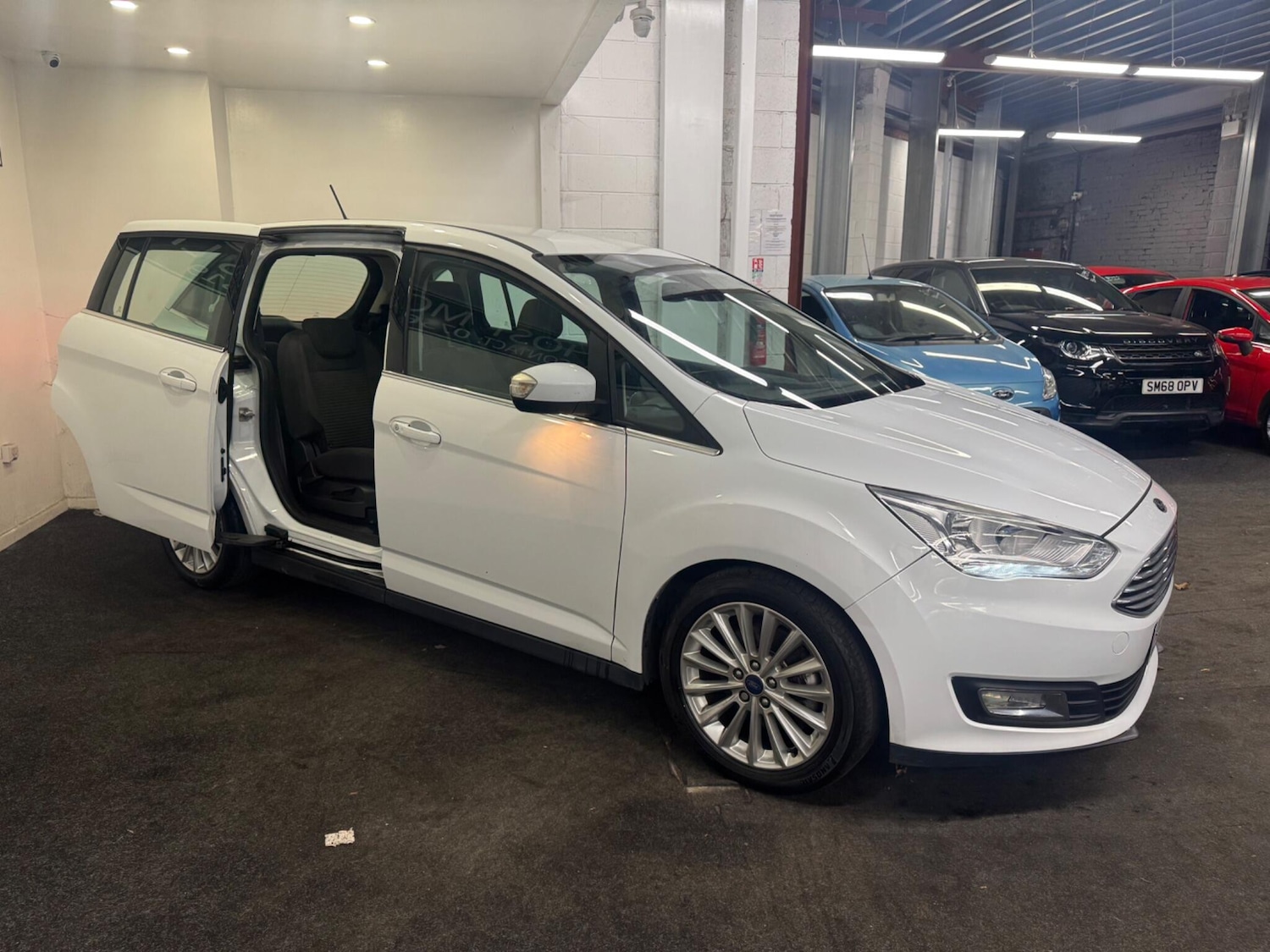 Used Ford Grand C-Max 2017 for sale - 76714772: Photo 3