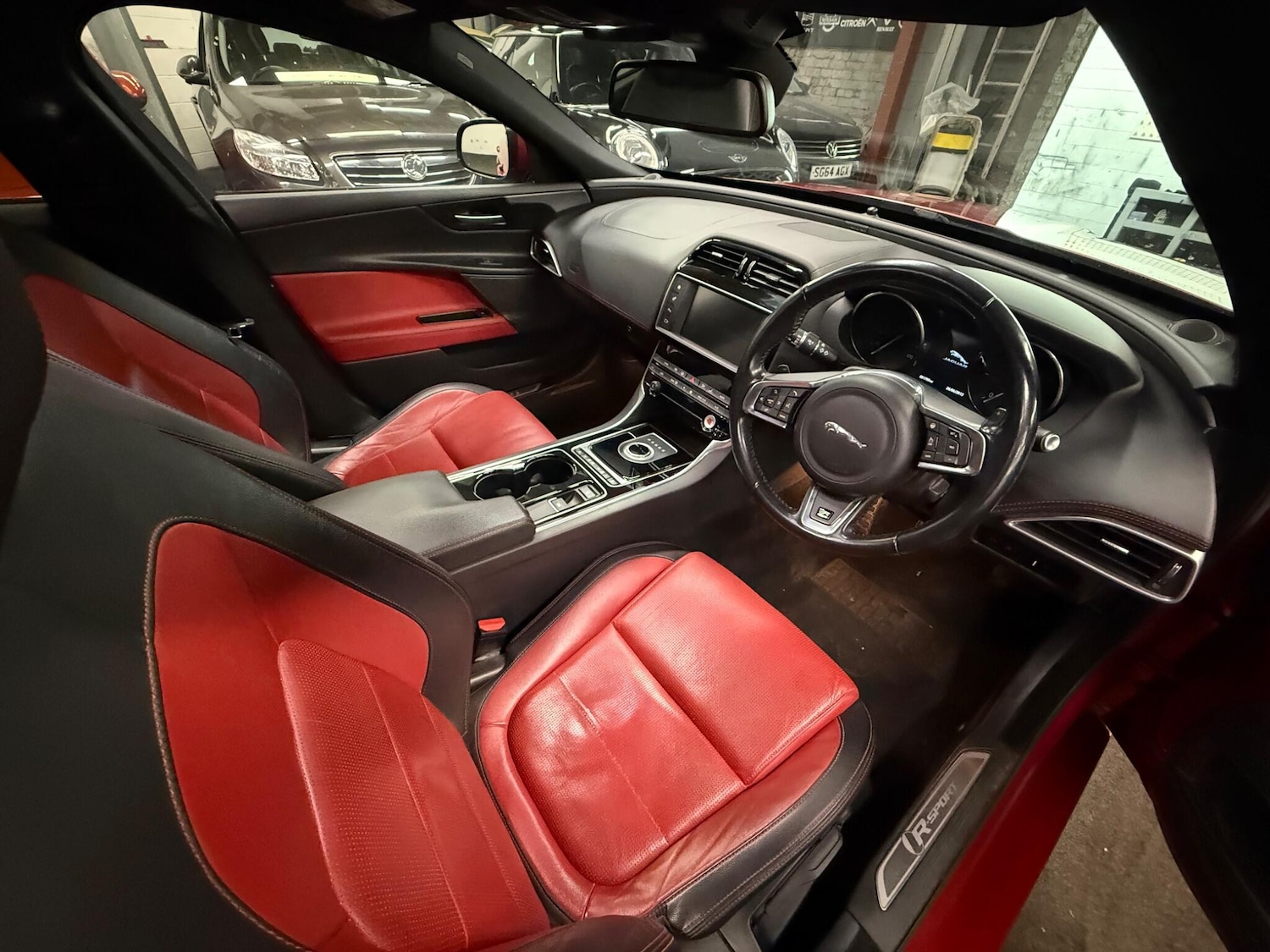 Used Jaguar XE 2016 for sale - 77994195: Photo 8