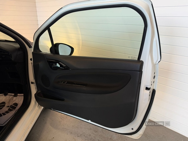 Used Citroen DS3 2014 for sale - 76690456: Photo 8