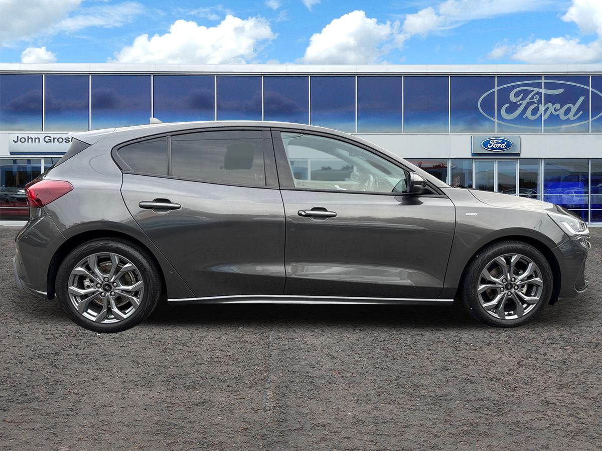 Used Ford Focus 2023 for sale - 76086717: Photo 2