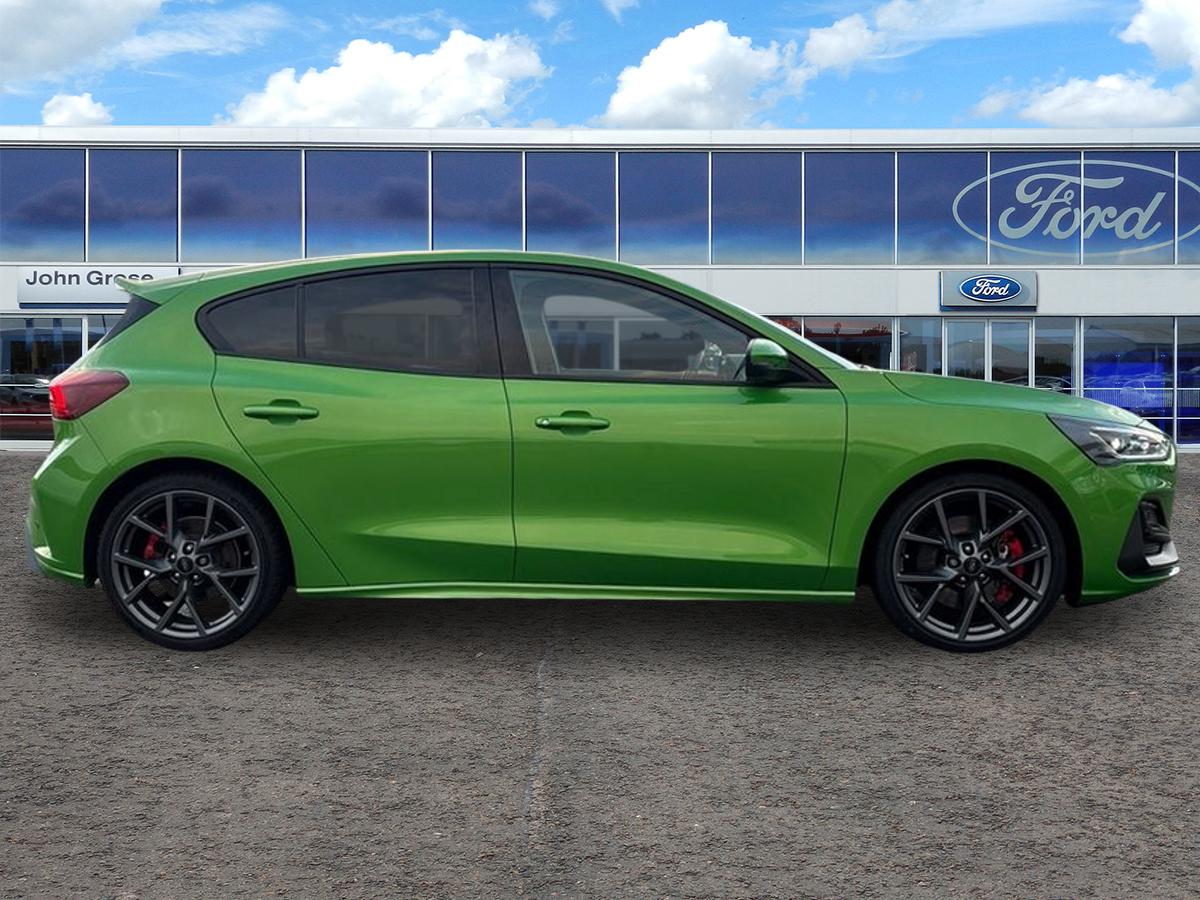 Used Ford Focus 2023 for sale - 77442651: Photo 2