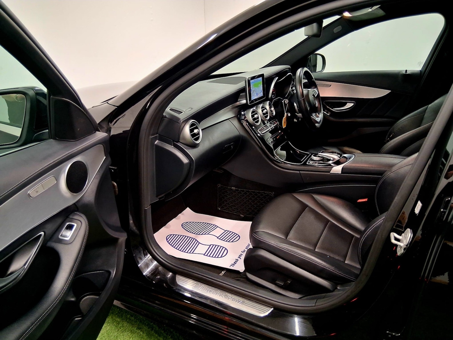 Used Mercedes-Benz C-Class 2014 for sale - 76144369: Photo 11