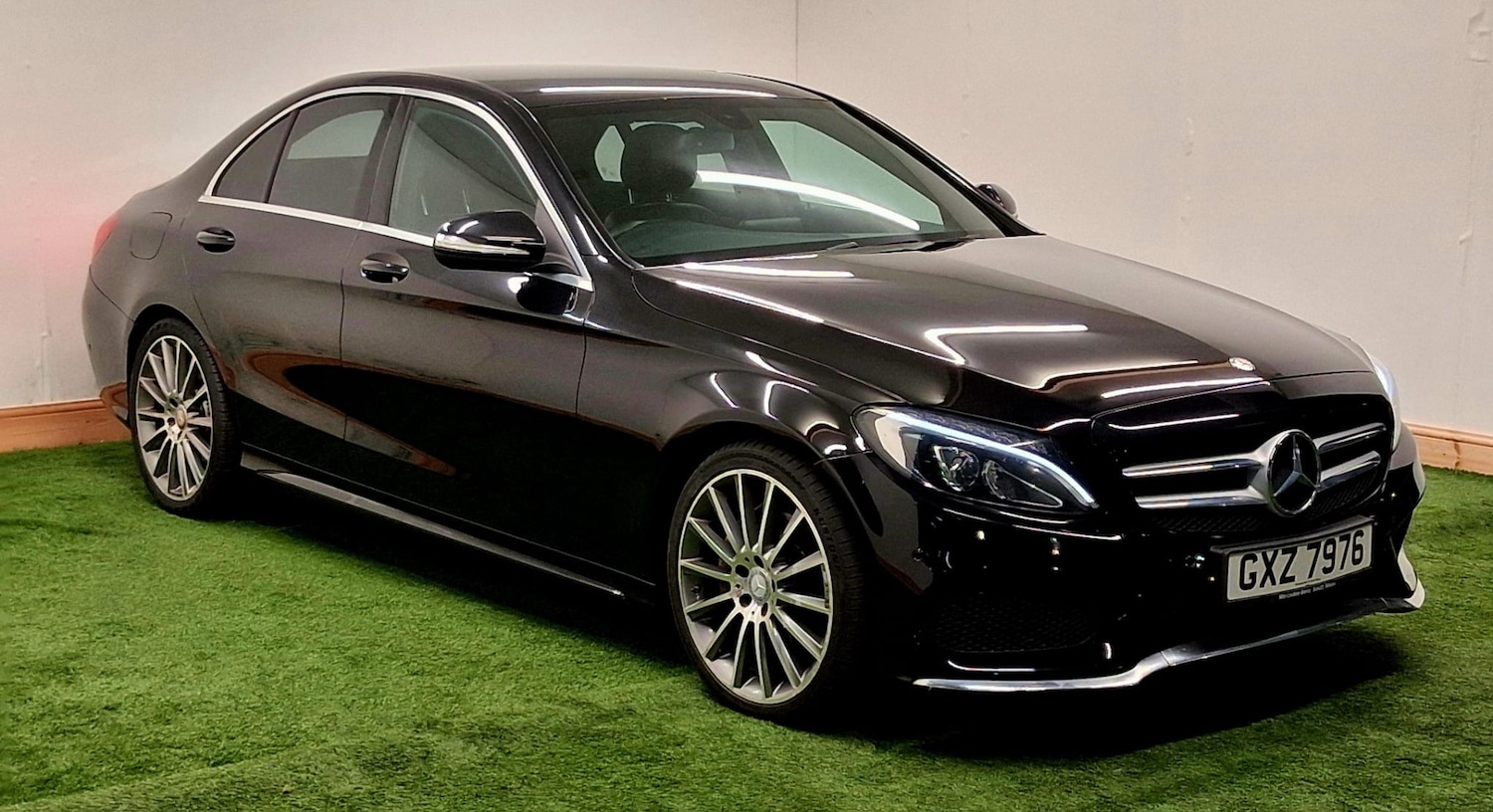 Used Mercedes-Benz C-Class 2014 for sale - 76144369: Photo 2