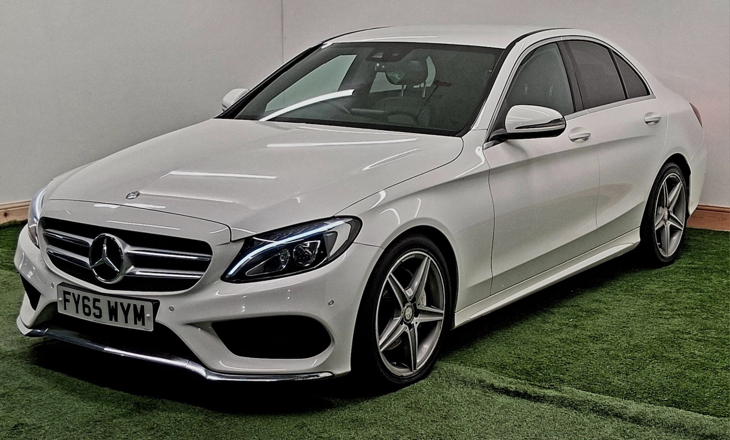Used Mercedes-Benz C-Class 2015 for sale - 76102448: Photo 3