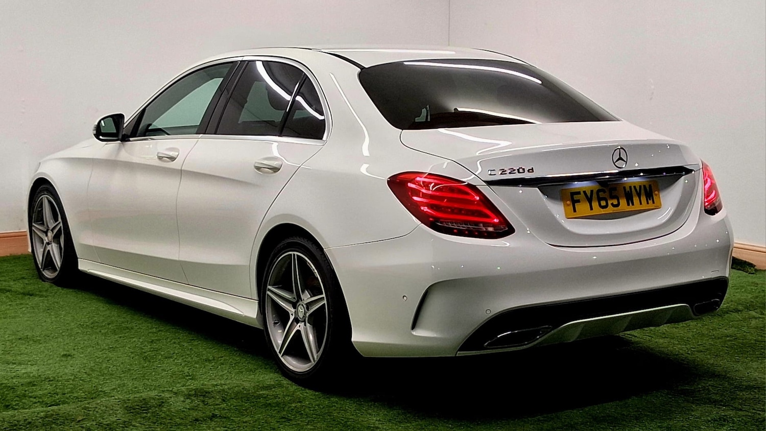 Used Mercedes-Benz C-Class 2015 for sale - 76102448: Photo 7