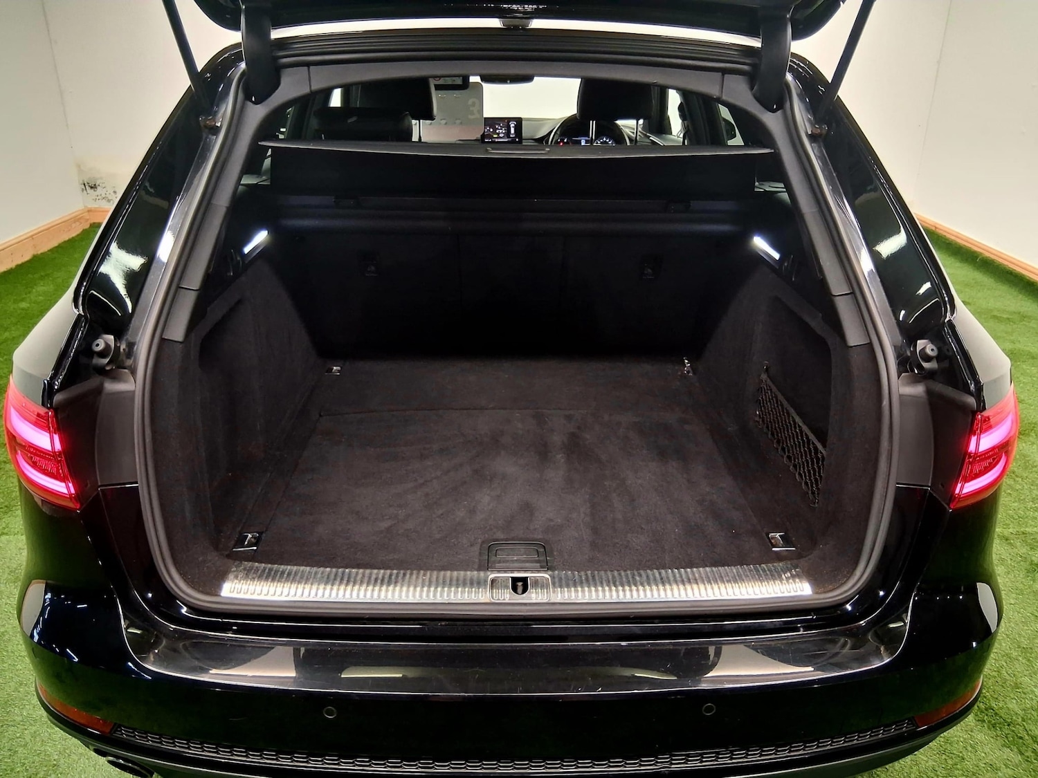 Used Audi A4 2017 for sale - 76184191: Photo 17