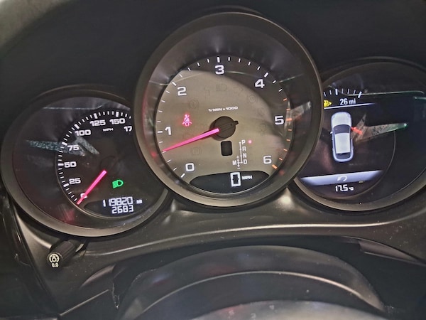 Used Porsche Macan 2015 for sale - 76018379: Photo 17