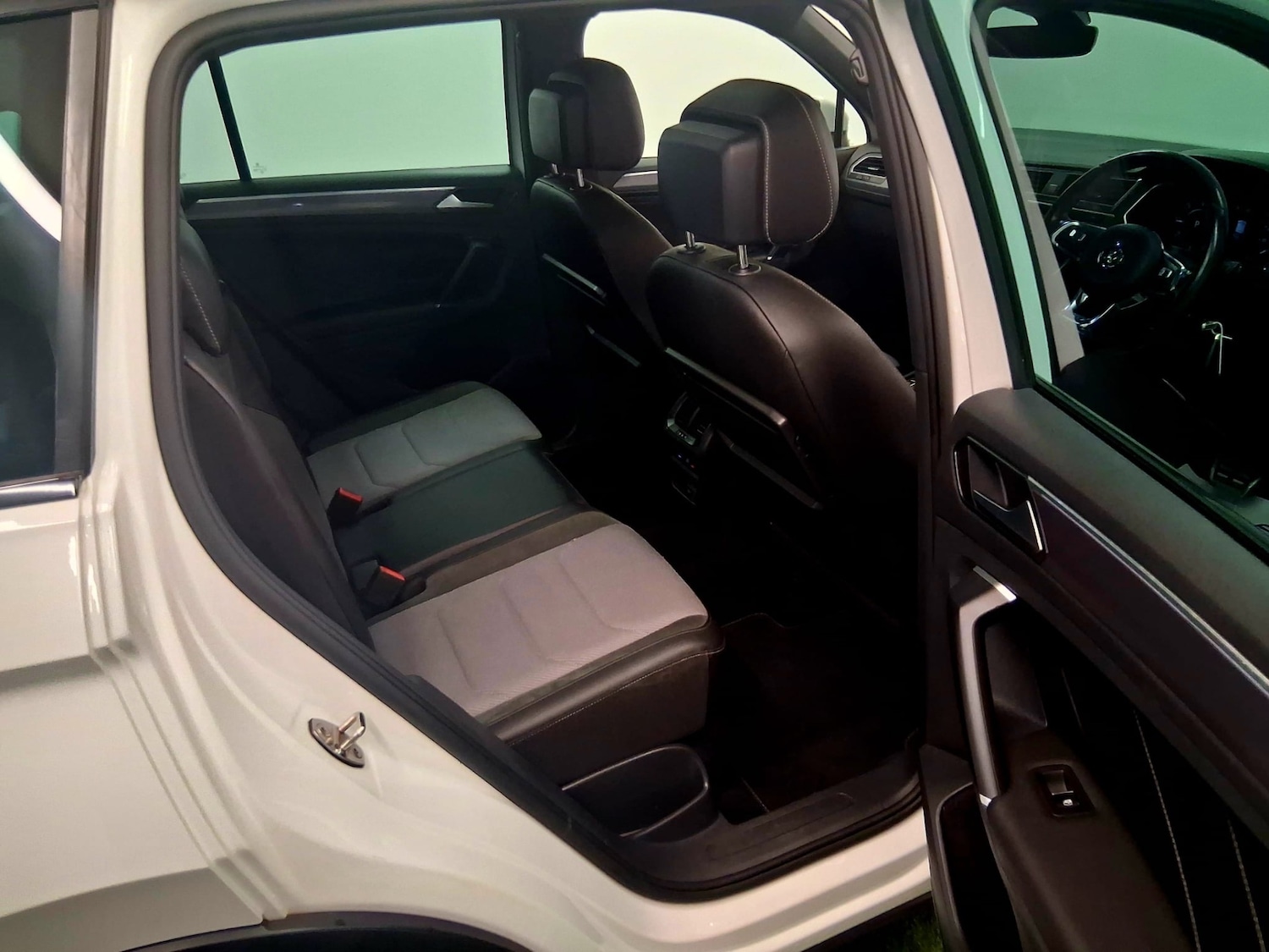 Used Volkswagen Tiguan 2017 for sale - 76403377: Photo 10