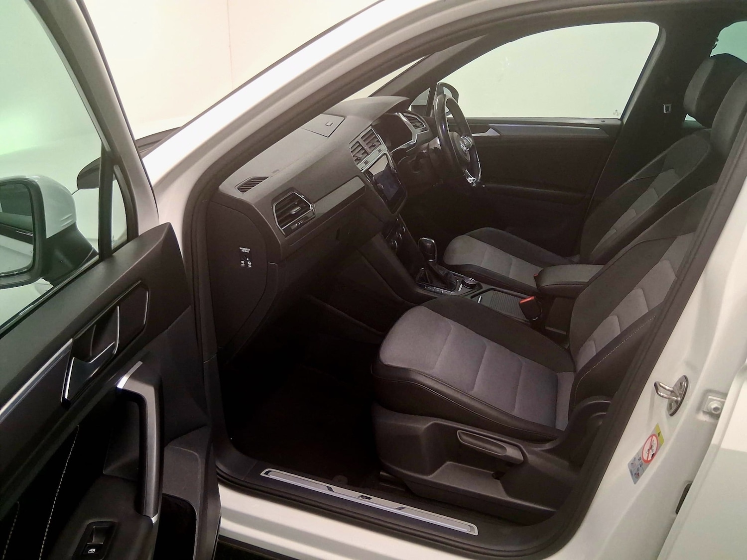 Used Volkswagen Tiguan 2017 for sale - 76403377: Photo 14