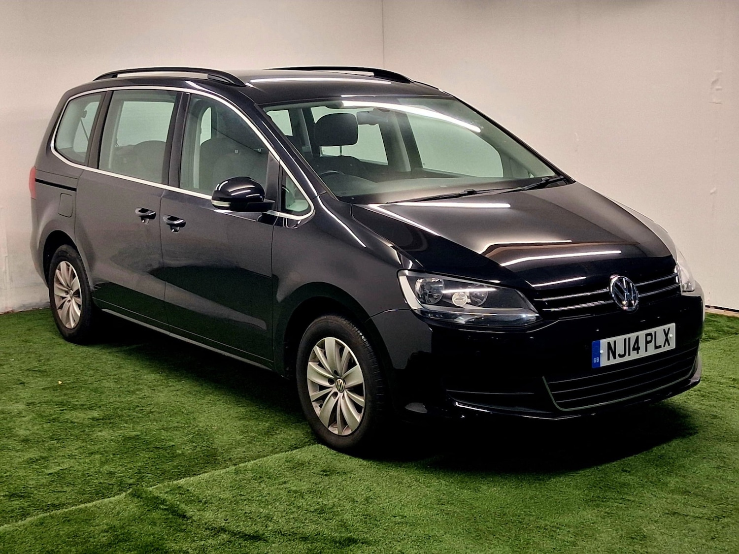 Used Volkswagen Sharan 2014 for sale - 76476790: Photo 2