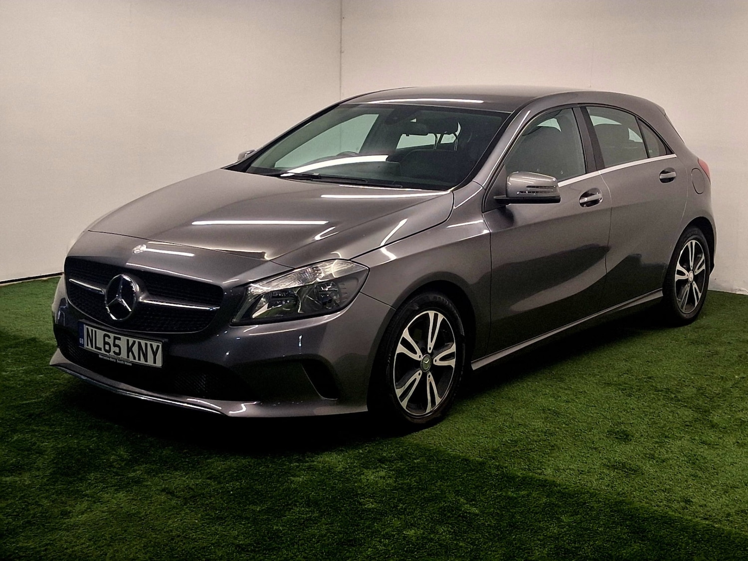 Used Mercedes-Benz A-Class 2015 for sale - 76426663: Photo 3