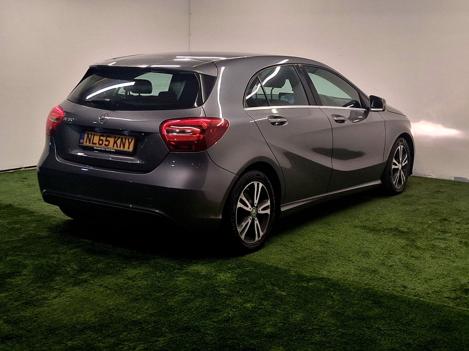 Used Mercedes-Benz A-Class 2015 for sale - 76426663: Photo 6