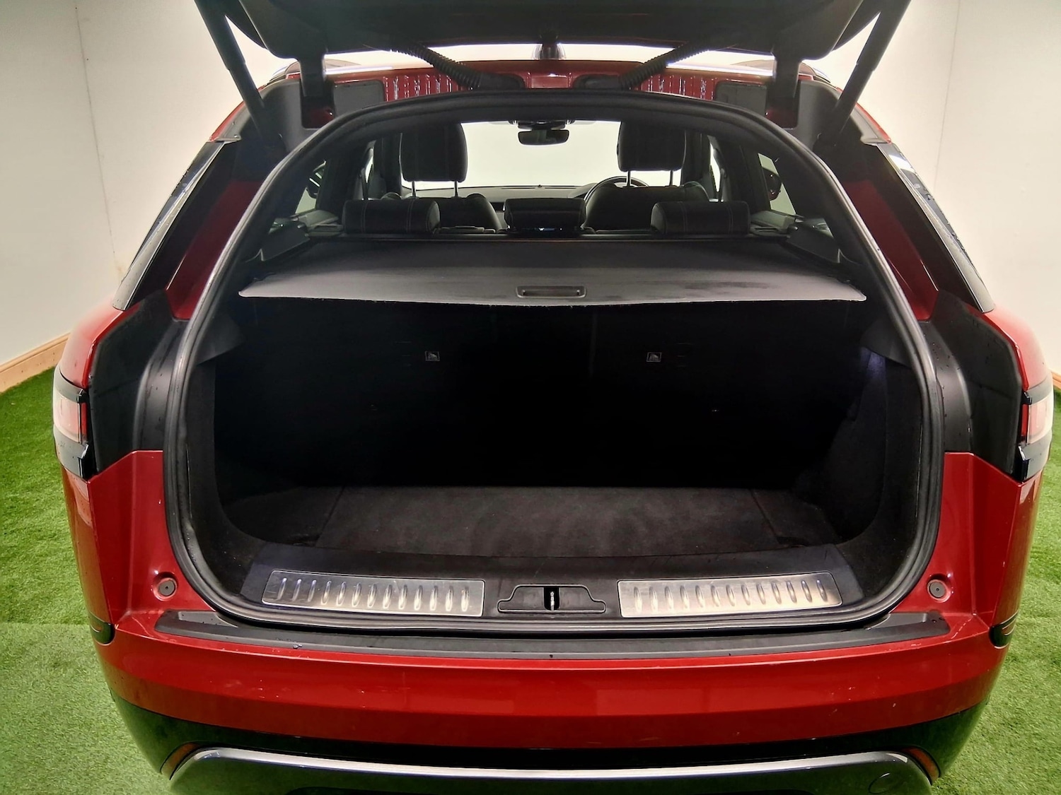 Used Land Rover Range Rover Velar 2019 for sale - 76107504: Photo 13