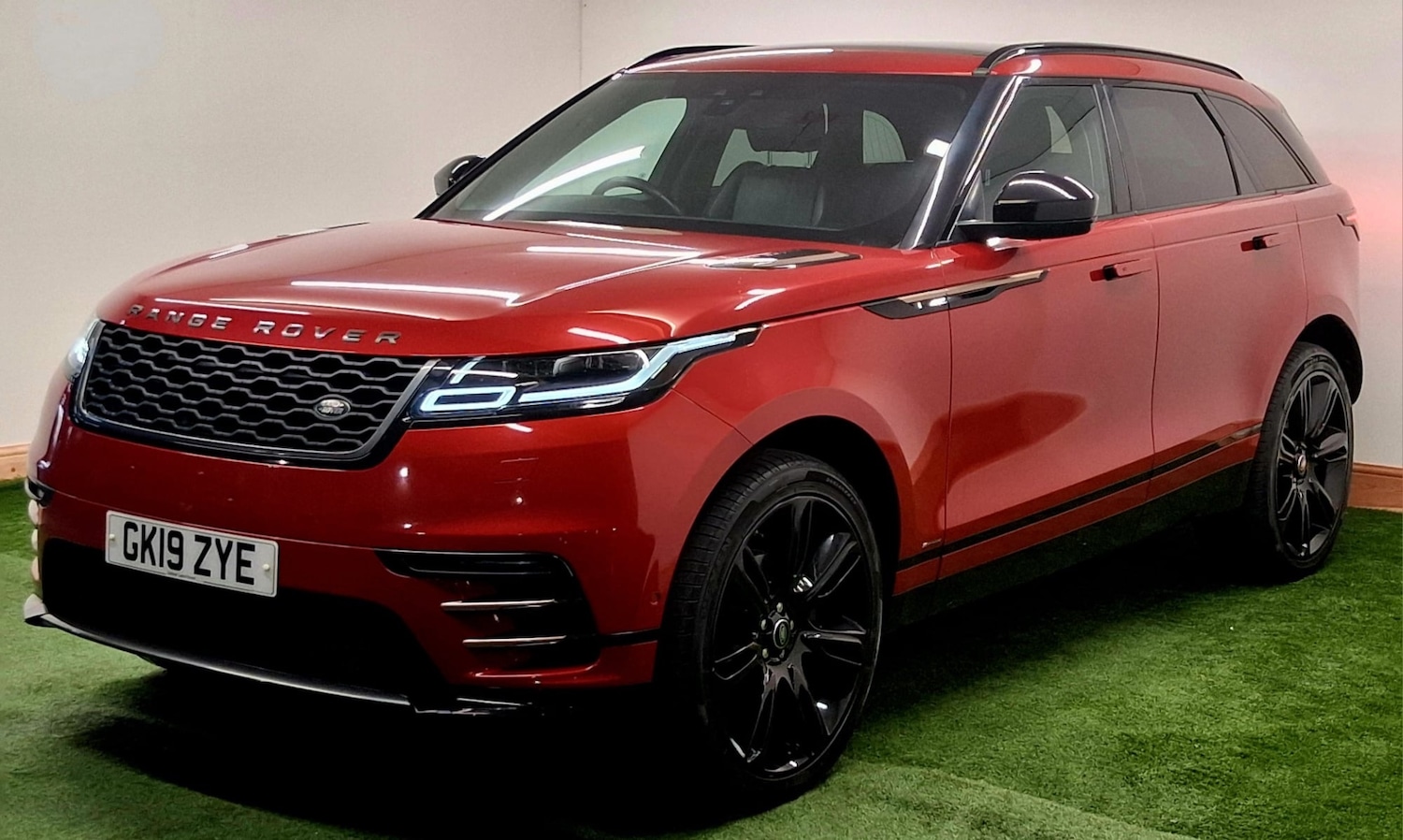 Used Land Rover Range Rover Velar 2019 for sale - 76107504: Photo 5