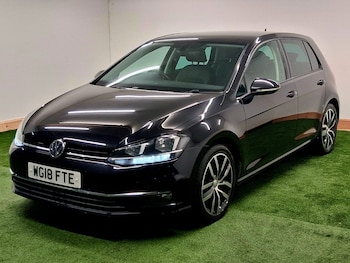 Used Volkswagen Golf 2018 for sale - 76069388: Photo 2