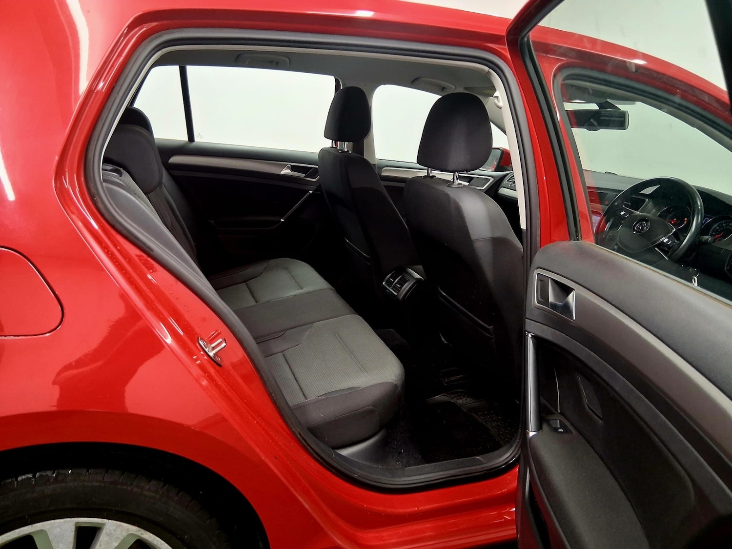 Used Volkswagen Golf 2014 for sale - 76264283: Photo 9