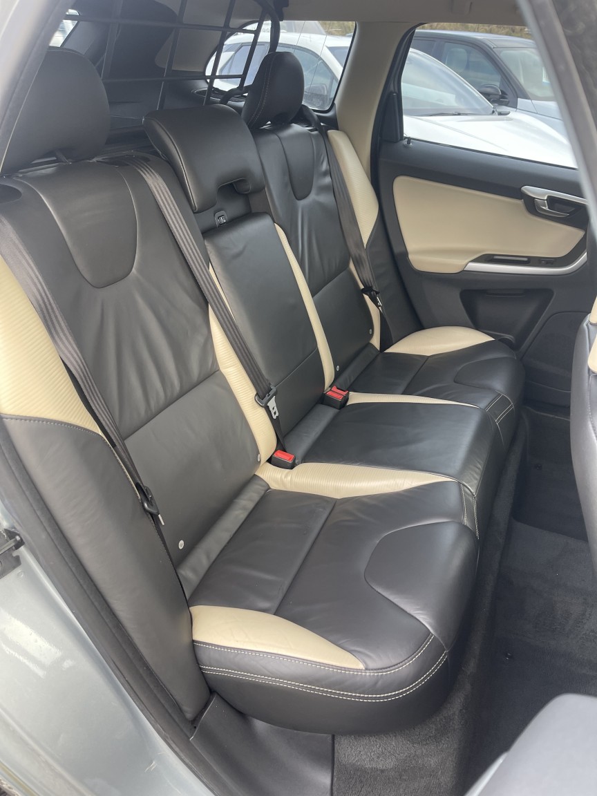 Used Volvo XC60 2010 for sale - 77508425: Photo 14