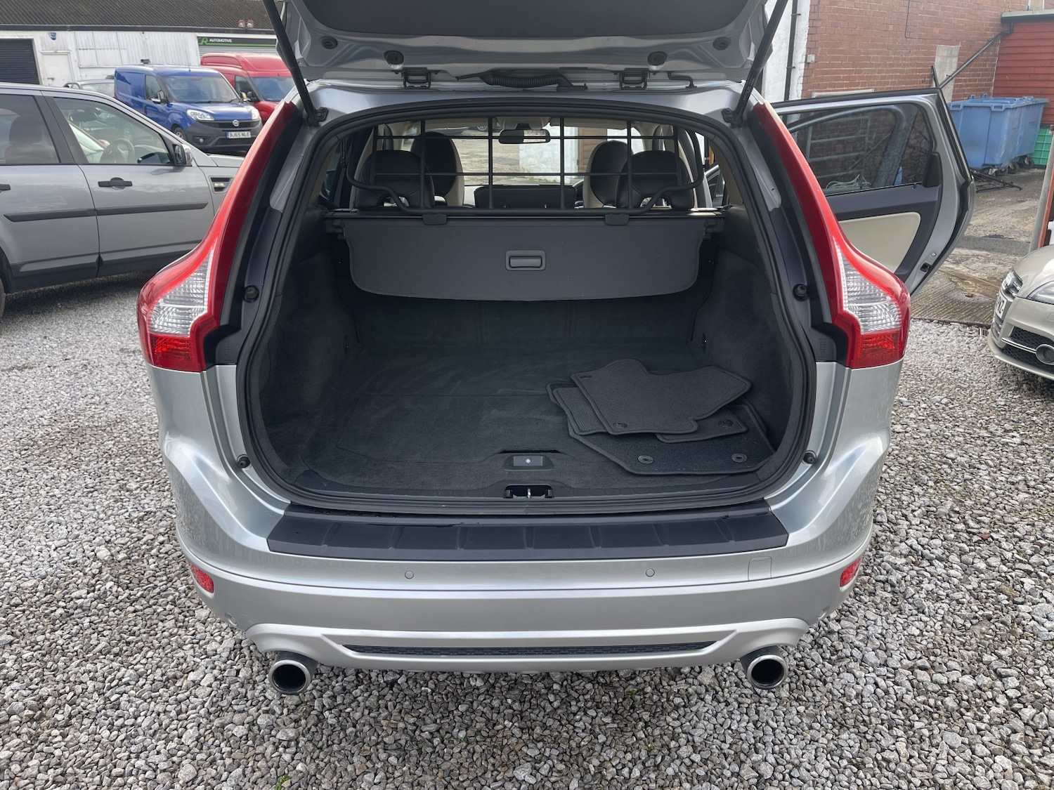 Used Volvo XC60 2010 for sale - 77508425: Photo 15