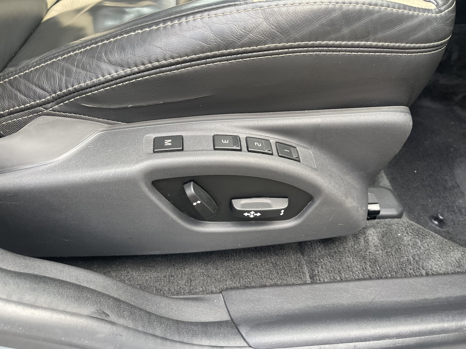 Used Volvo XC60 2010 for sale - 77508425: Photo 21