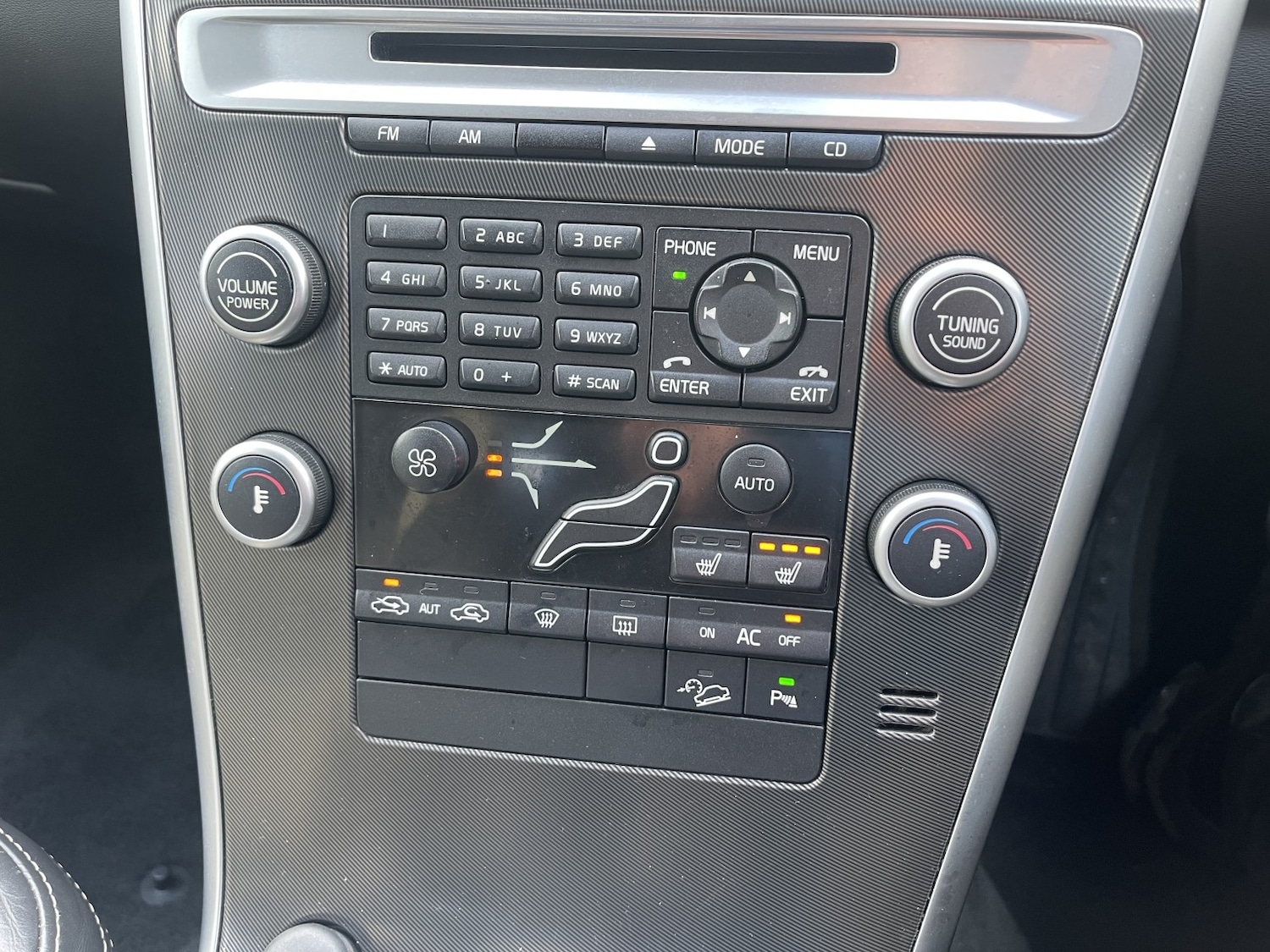 Used Volvo XC60 2010 for sale - 77508425: Photo 29