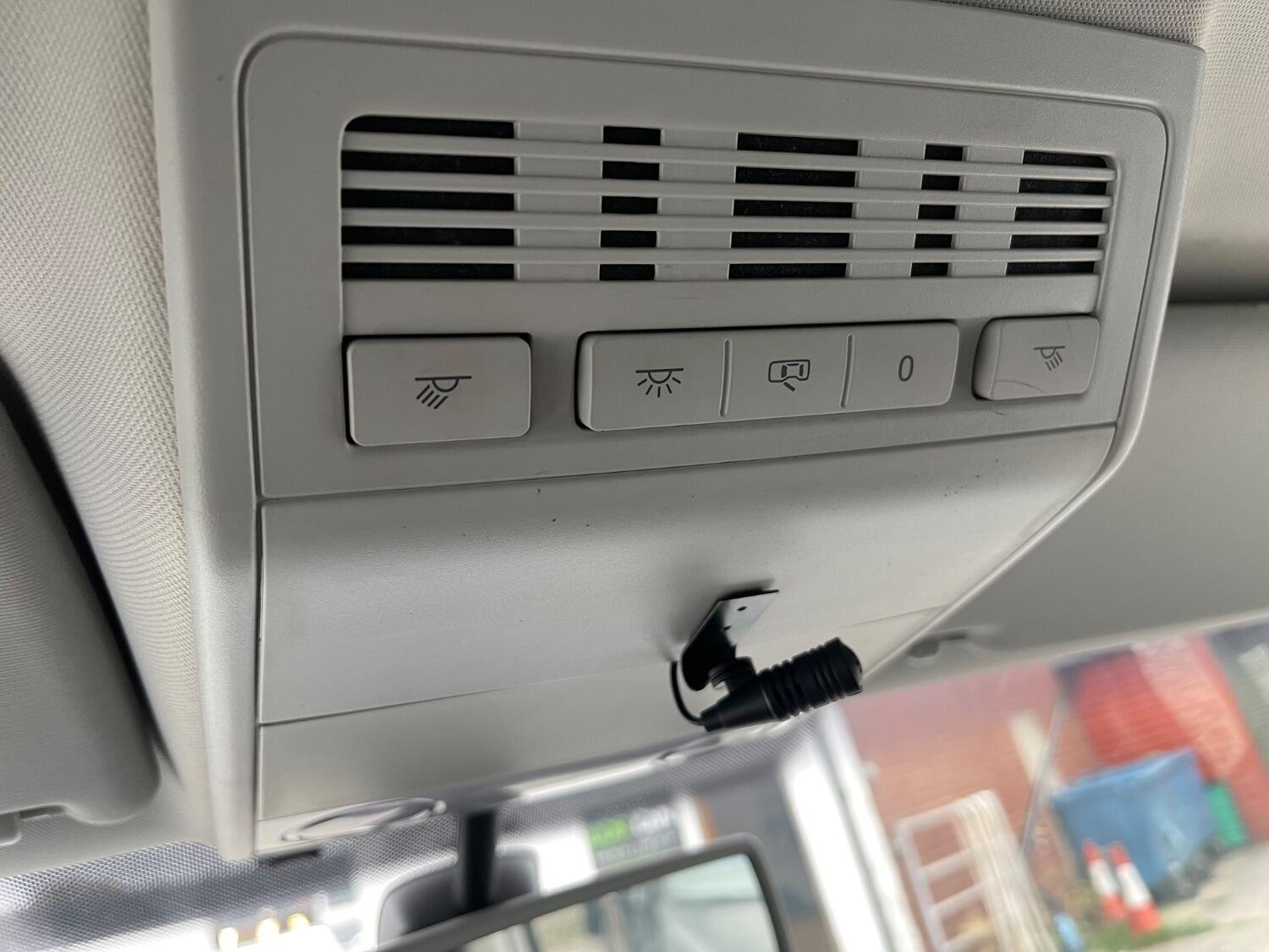 Used Volkswagen Caravelle 2012 for sale - 76313935: Photo 36