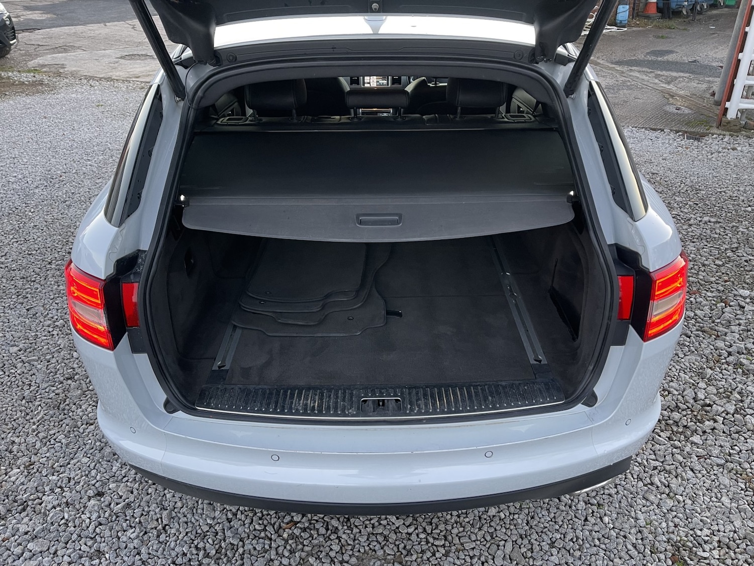 Used Jaguar XF 2015 for sale - 77053706: Photo 13