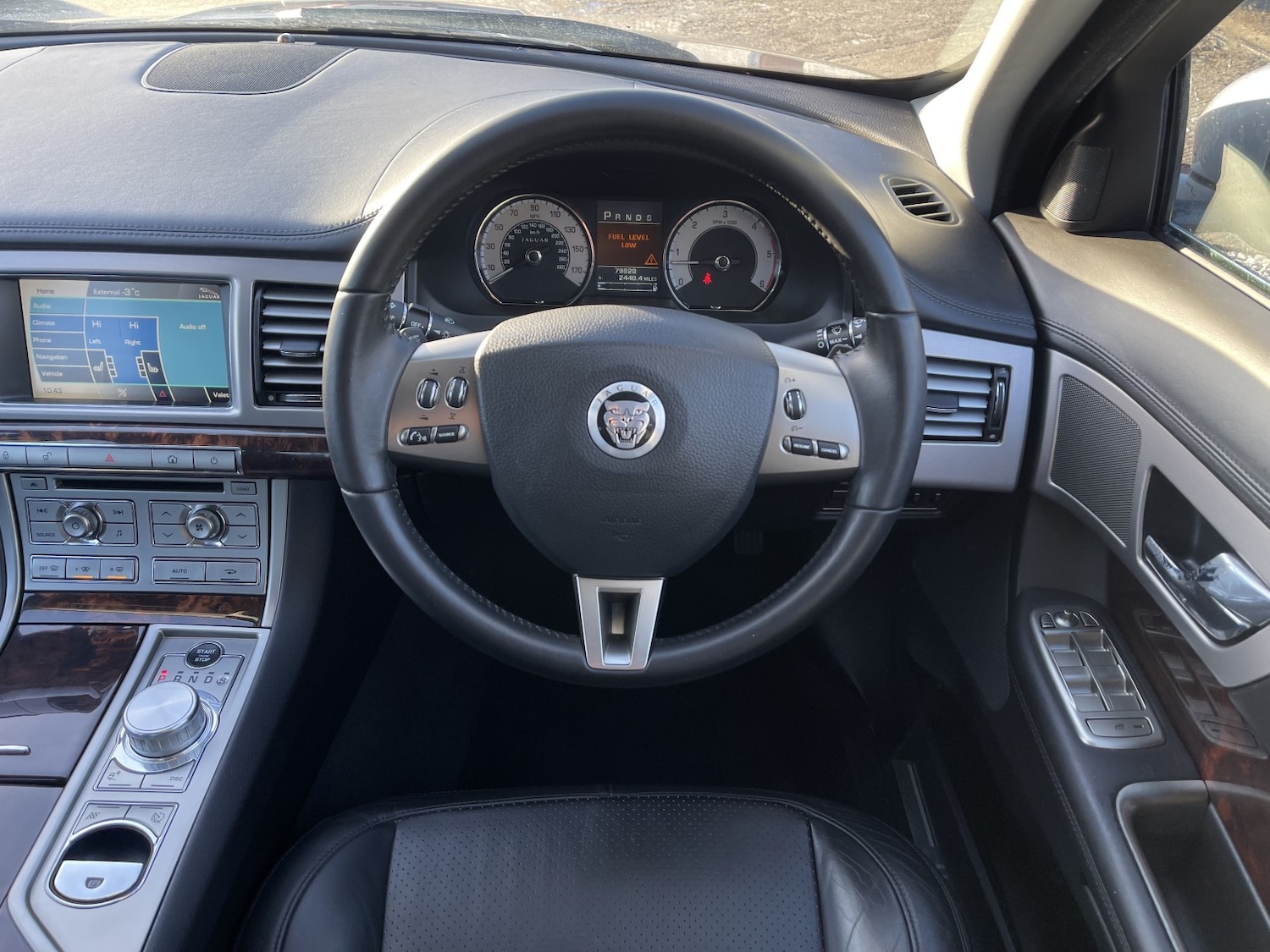 Used Jaguar XF 2010 for sale - 77162327: Photo 11