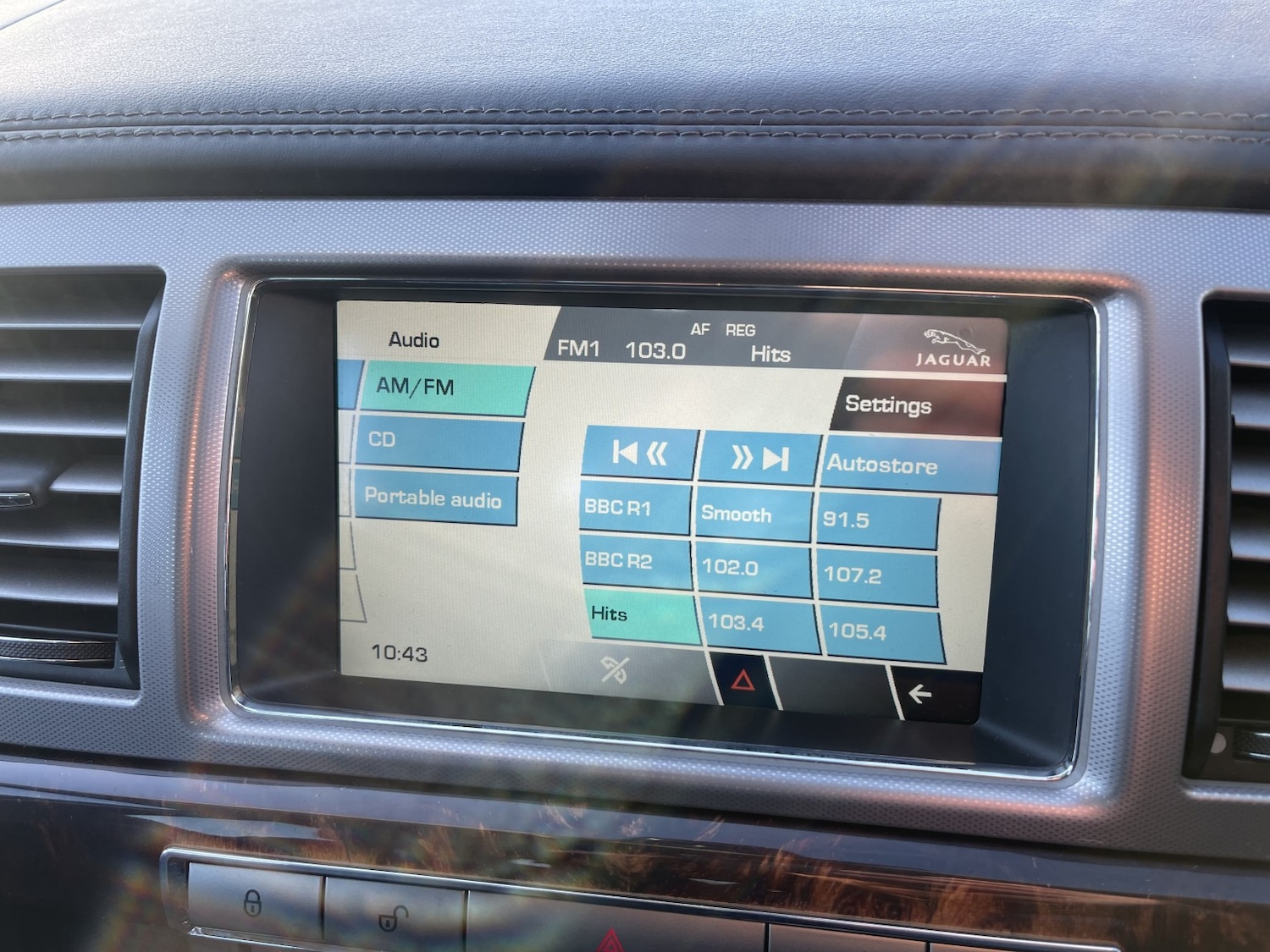 Used Jaguar XF 2010 for sale - 77162327: Photo 21