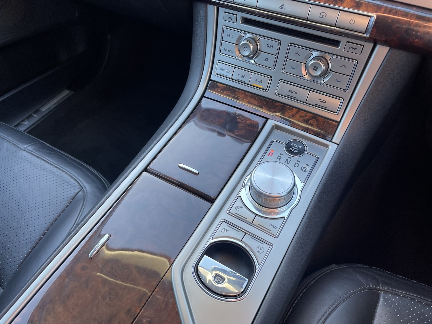 Used Jaguar XF 2010 for sale - 77162327: Photo 27