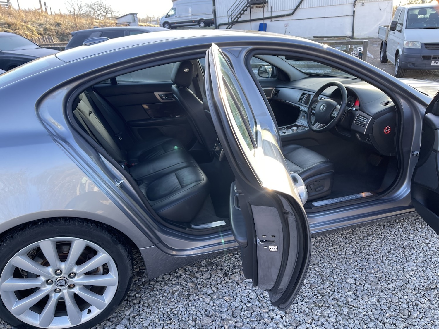 Used Jaguar XF 2010 for sale - 77162327: Photo 8