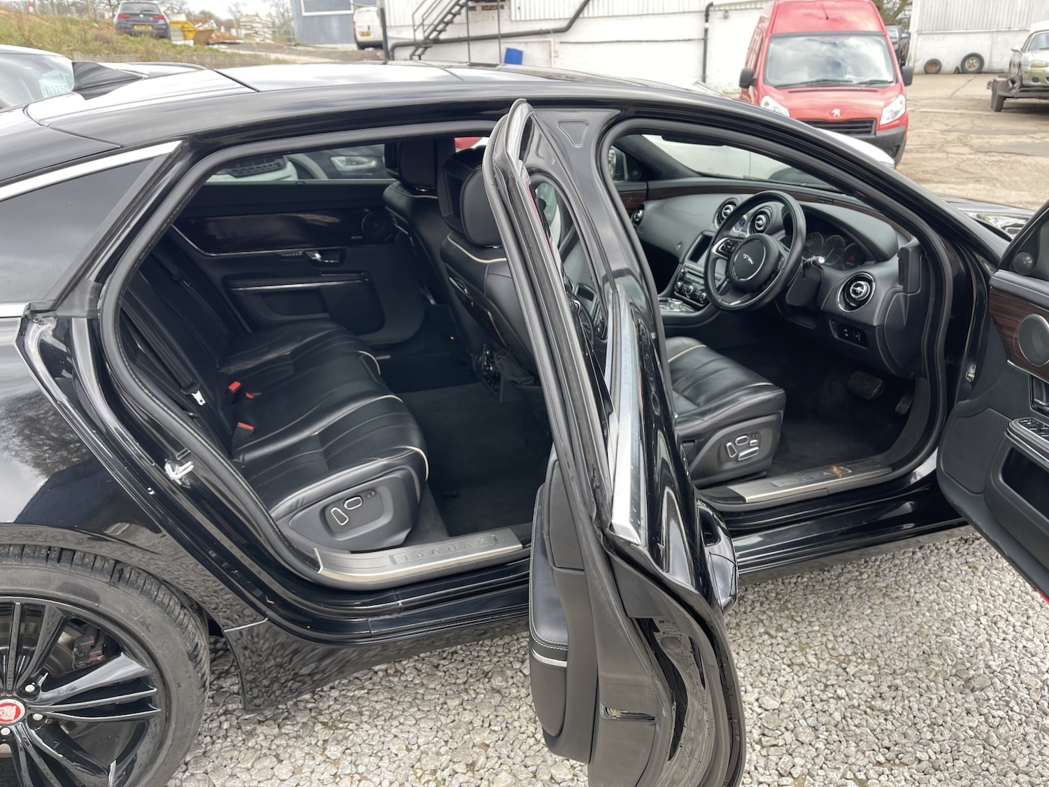 Used Jaguar XJ 2012 for sale - 77836973: Photo 14