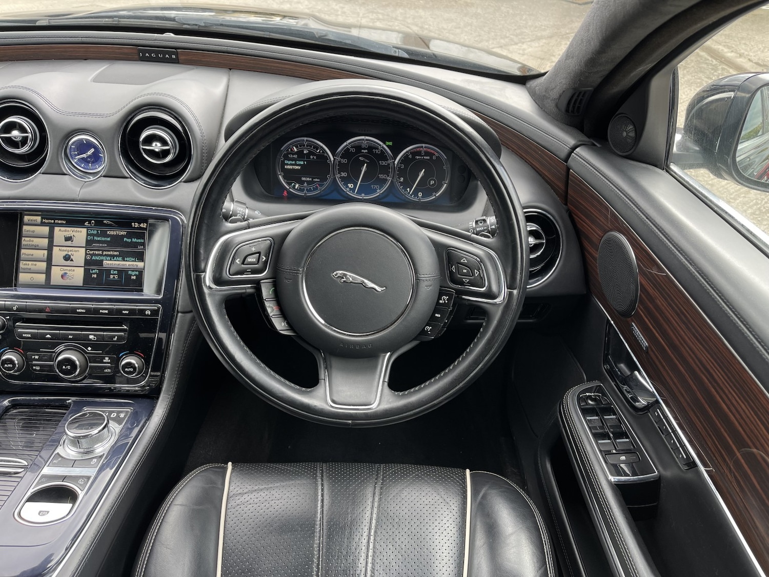 Used Jaguar XJ 2012 for sale - 77836973: Photo 17