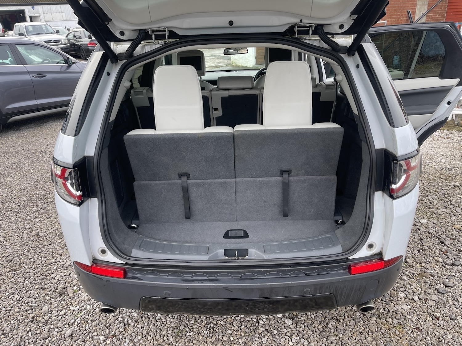 Used Land Rover Discovery Sport 2015 for sale - 77213468: Photo 13