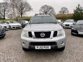 Used Nissan Navara 2012 for sale - 77289242: Photo
