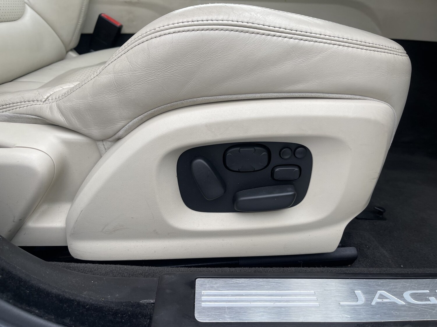 Used Jaguar XF 2015 for sale - 77694408: Photo 16