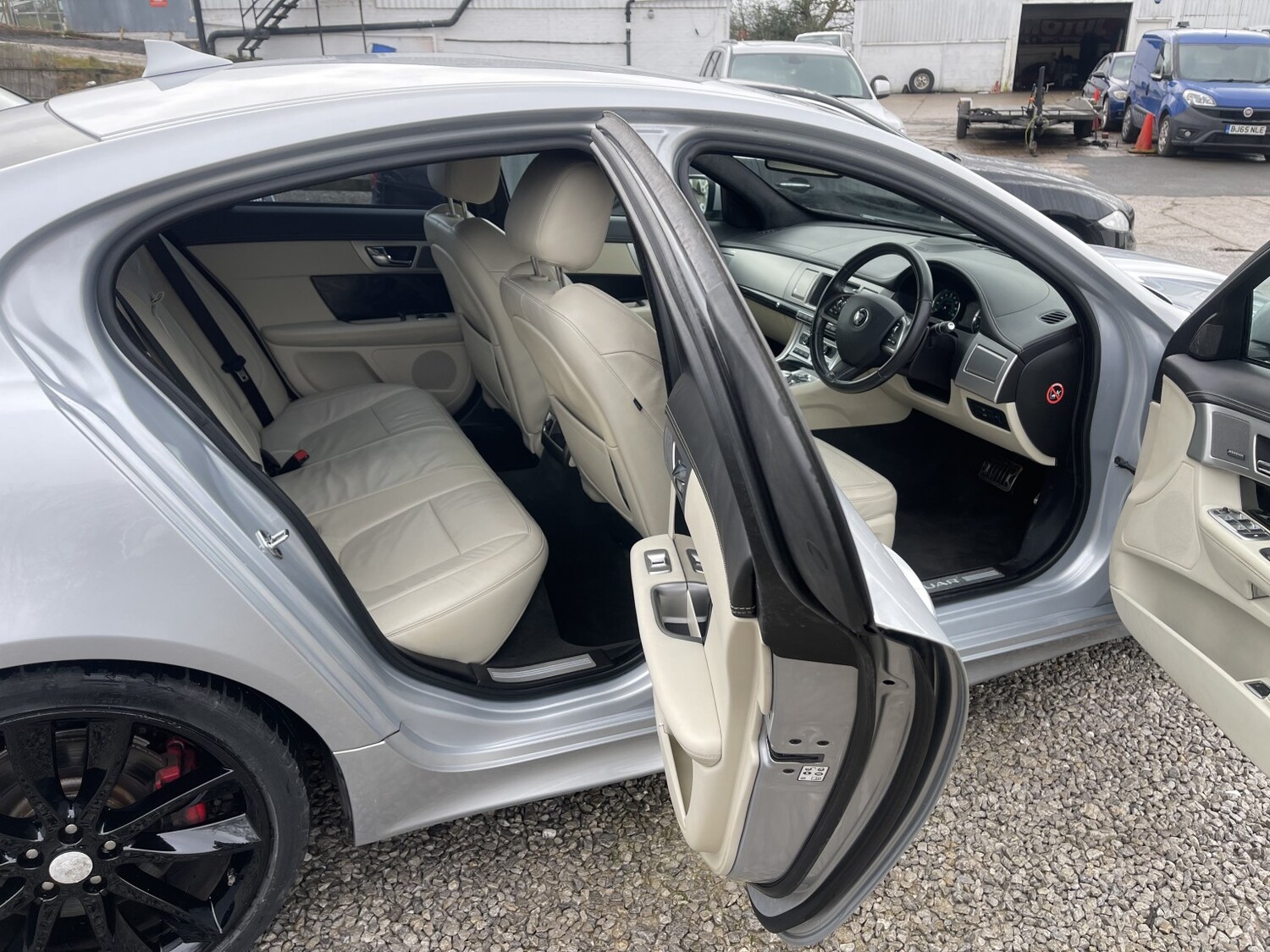 Used Jaguar XF 2015 for sale - 77694408: Photo 9