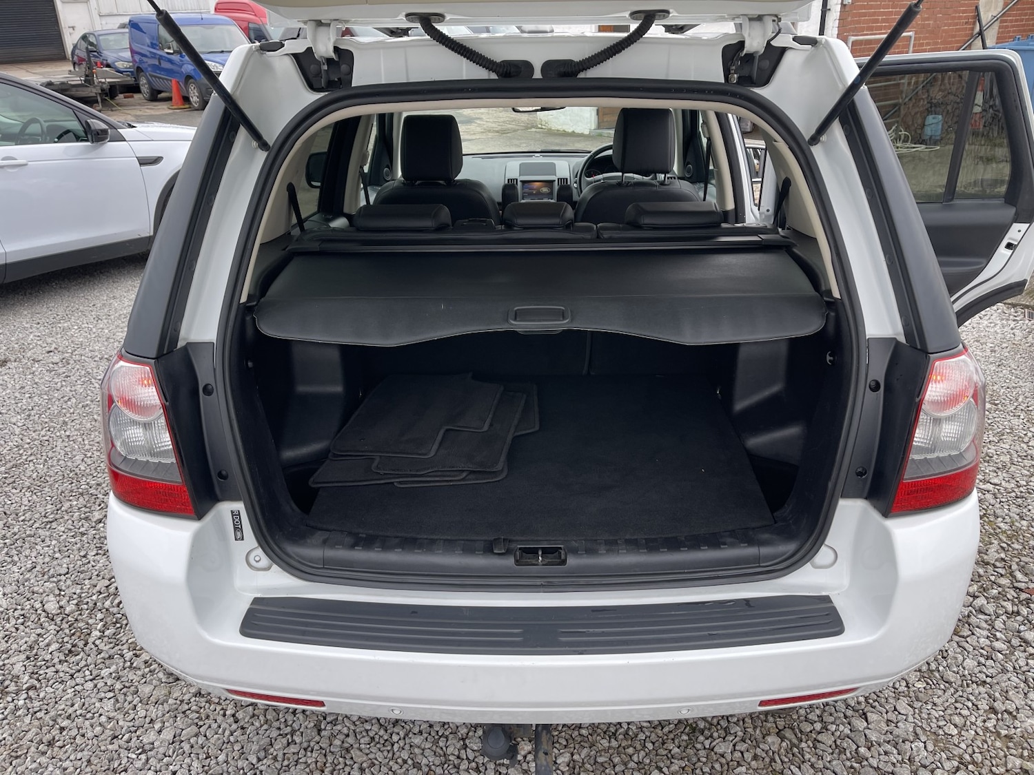 Used Land Rover Freelander 2010 for sale - 77535879: Photo 26