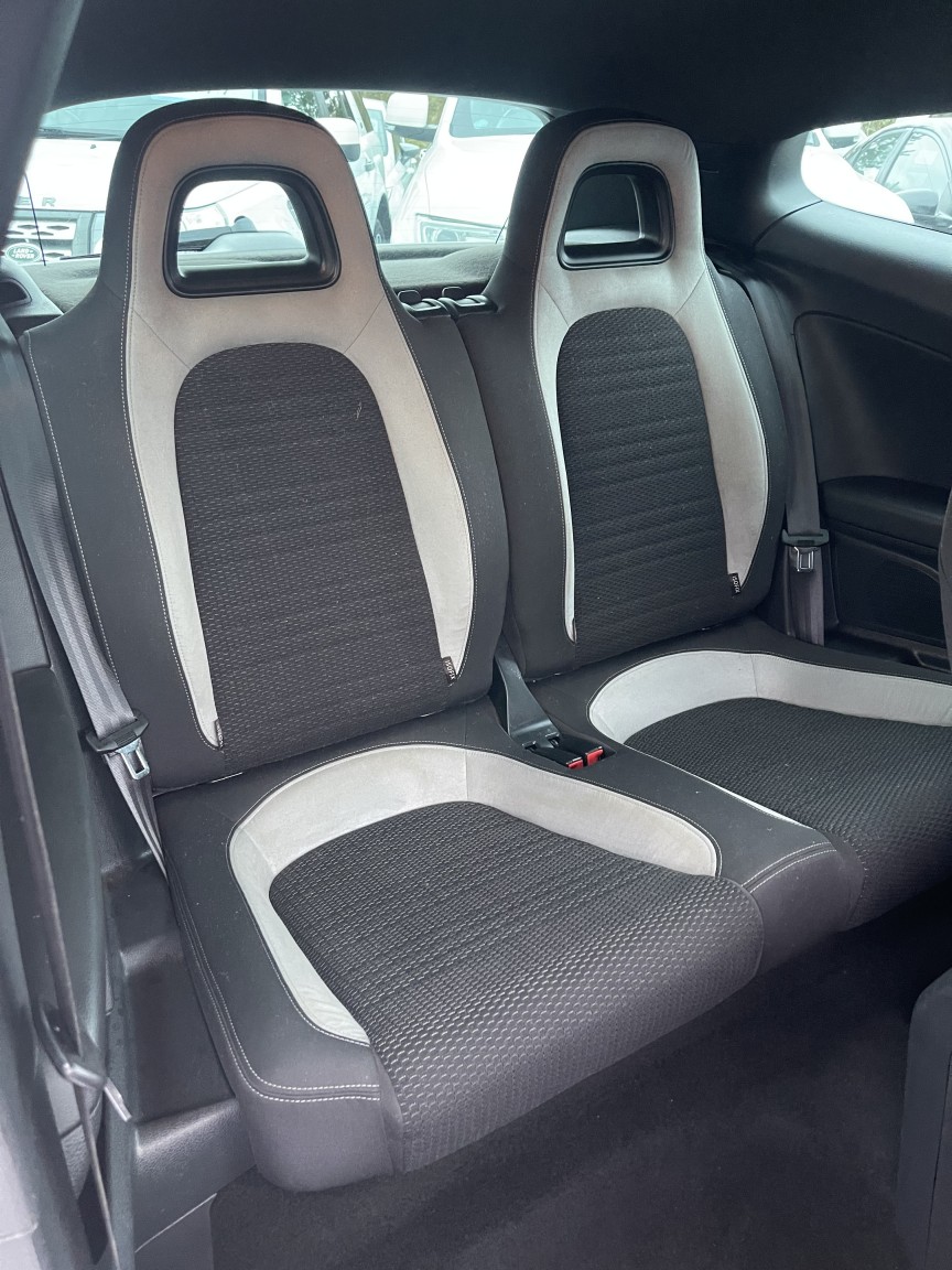 Used Volkswagen Scirocco 2011 for sale - 77595487: Photo 16