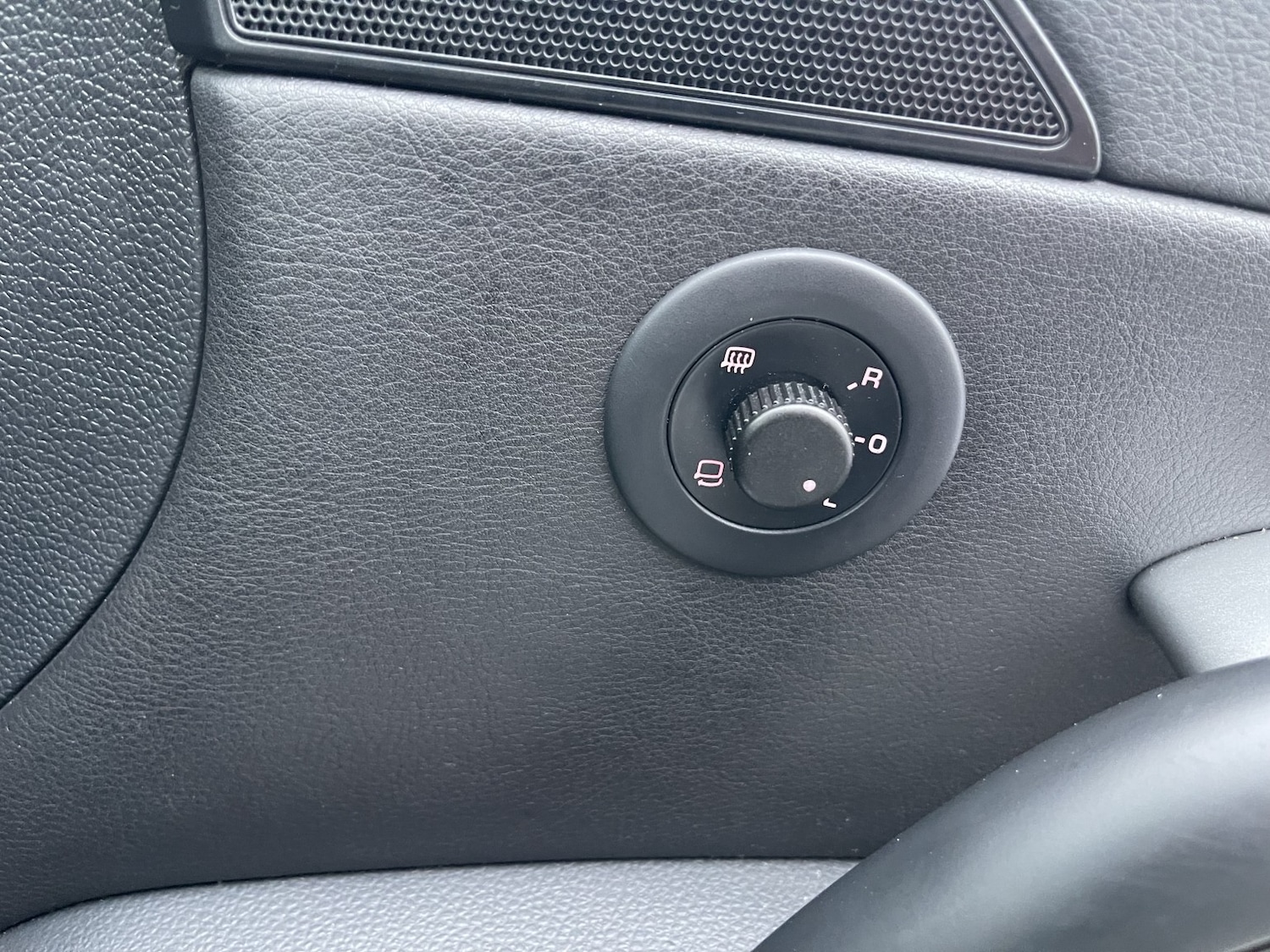 Used Volkswagen Scirocco 2011 for sale - 77595487: Photo 19