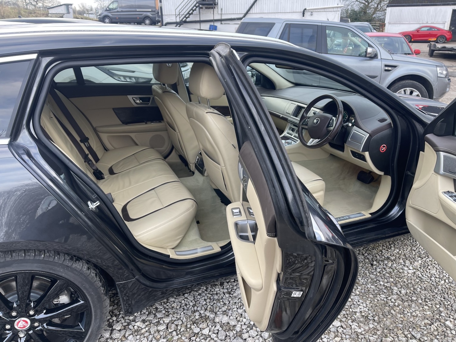 Used Jaguar XF 2015 for sale - 77508424: Photo 12