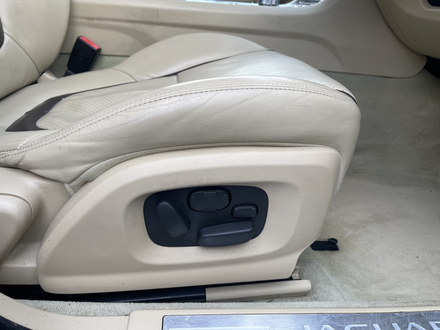 Used Jaguar XF 2015 for sale - 77508424: Photo 19