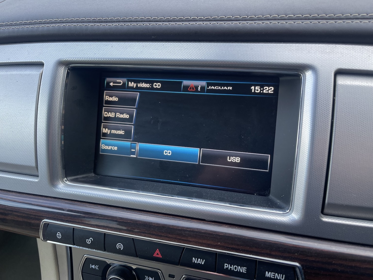 Used Jaguar XF 2015 for sale - 77508424: Photo 31