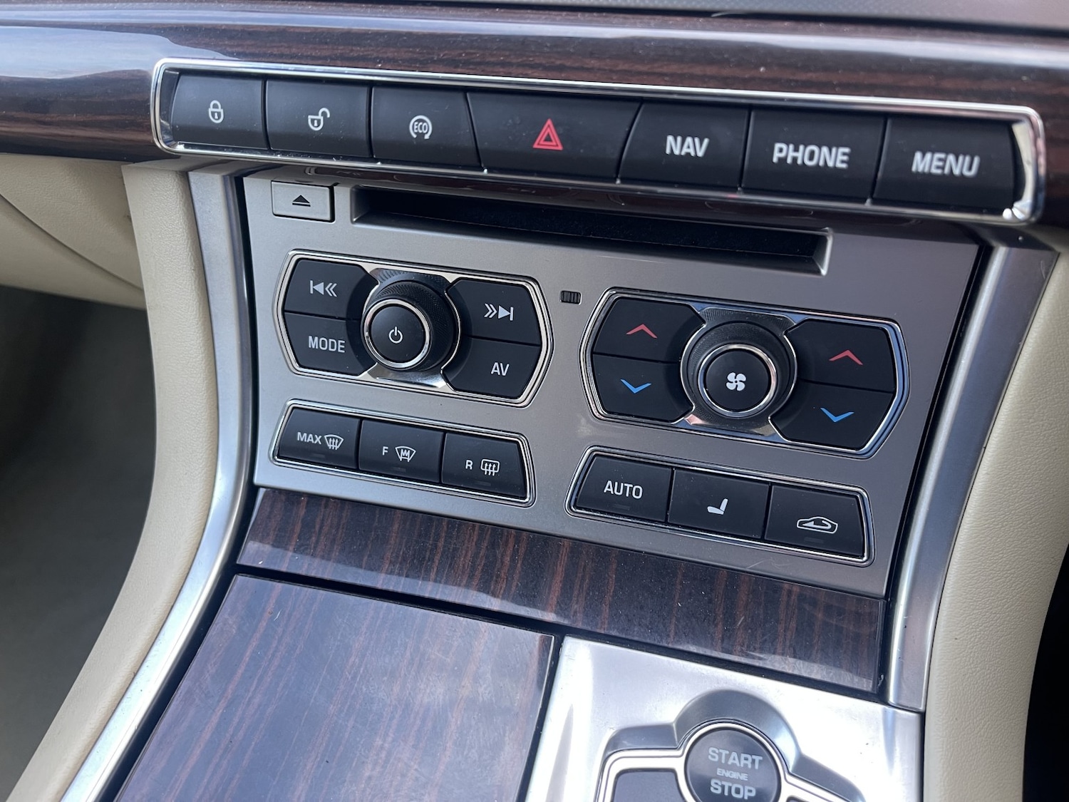 Used Jaguar XF 2015 for sale - 77508424: Photo 34